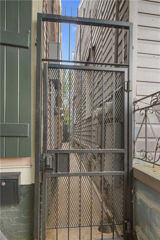 2020 DAUPHINE Street