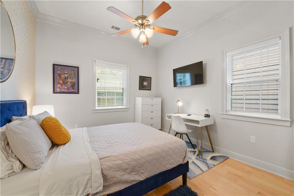 2020 DAUPHINE Street