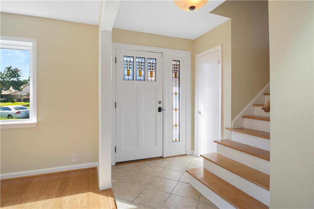 1926 VALENTINE Court