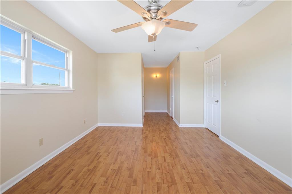 1926 VALENTINE Court