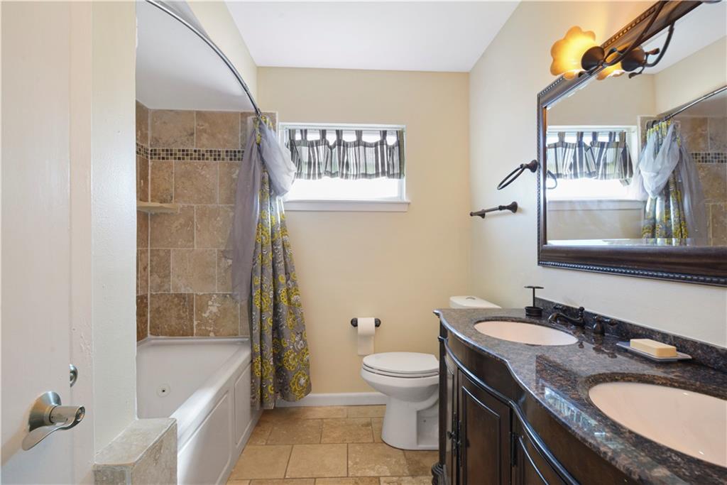 1926 VALENTINE Court