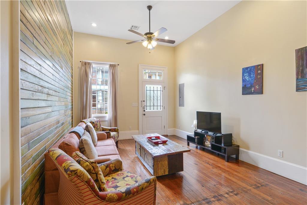 1552 54 N DERBIGNY Street