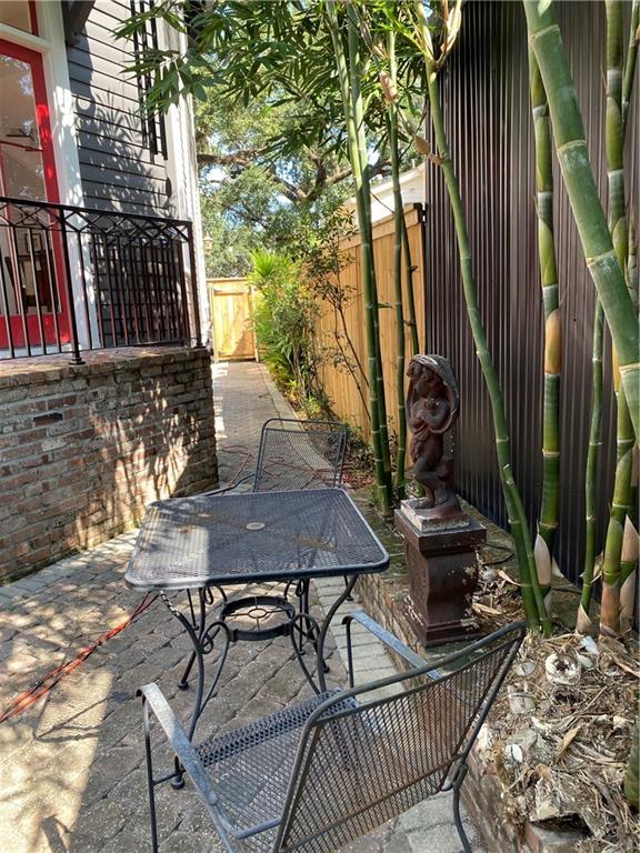 826 N CARROLLTON Avenue