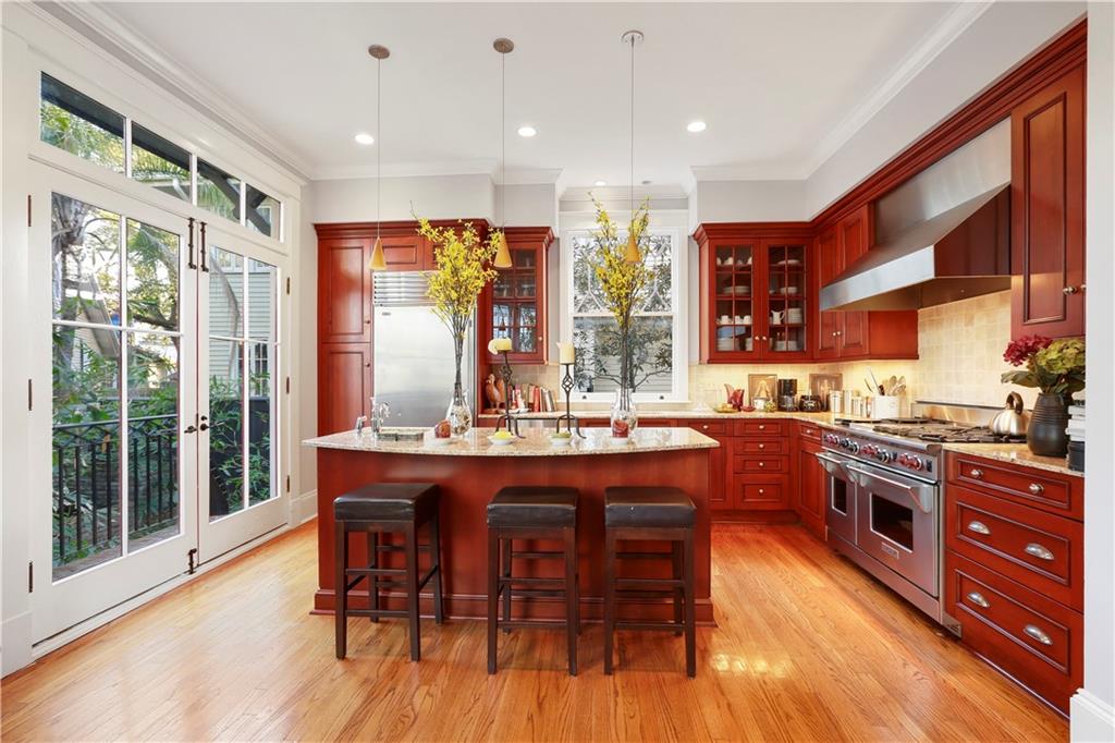 826 N CARROLLTON Avenue