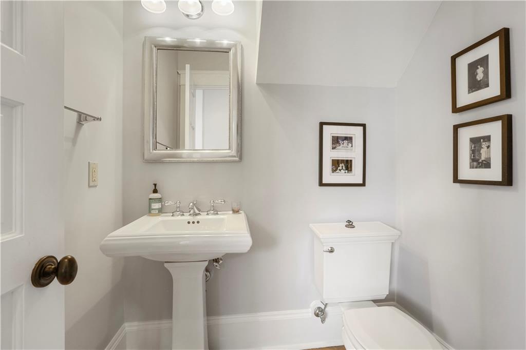 826 N CARROLLTON Avenue