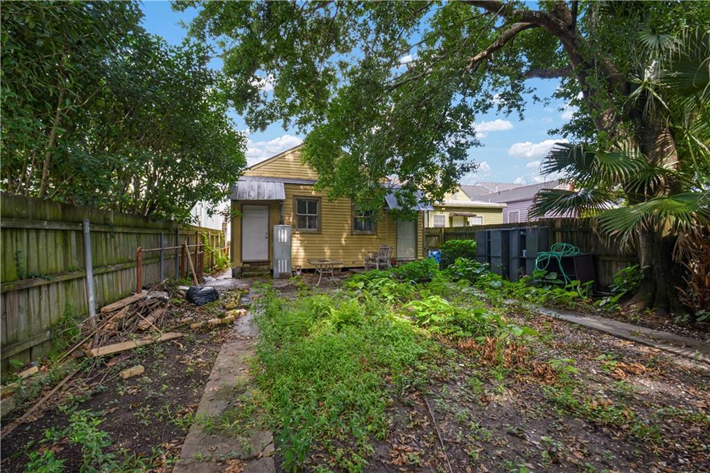 219 21 VALLETTE Street