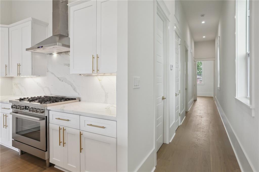 537 THAYER Street