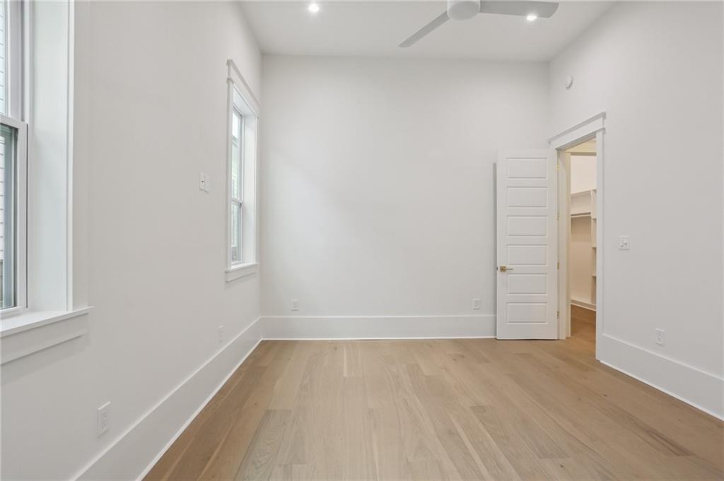 537 THAYER Street