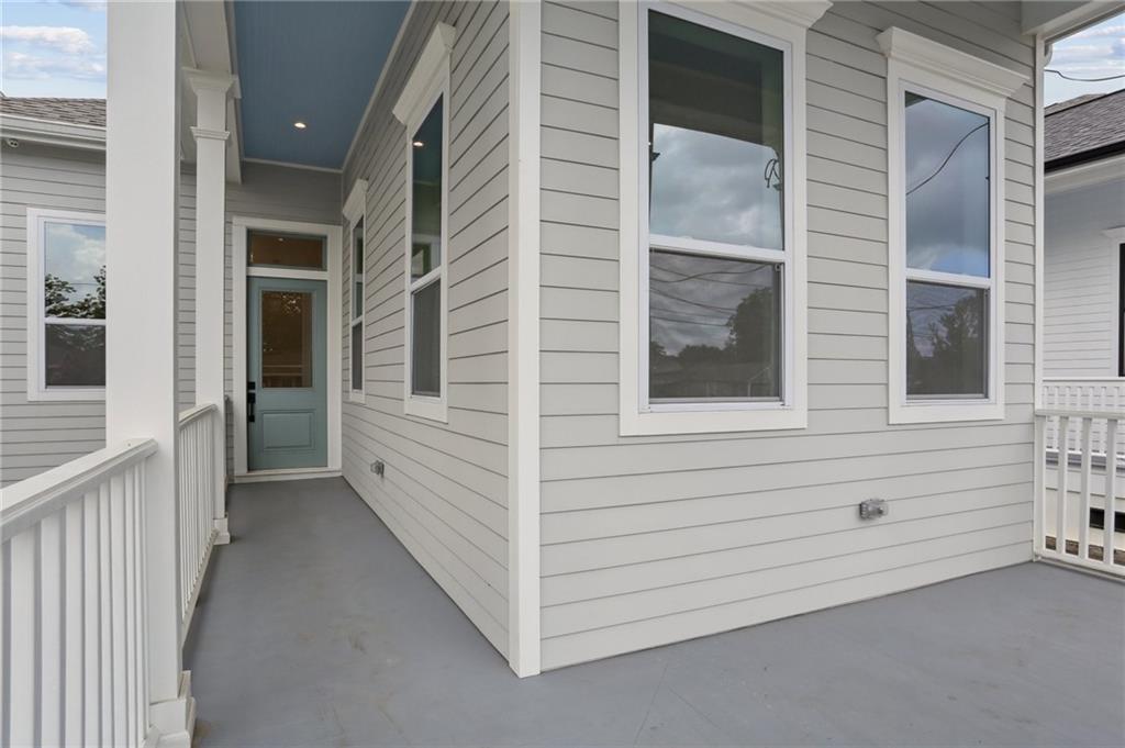 537 THAYER Street