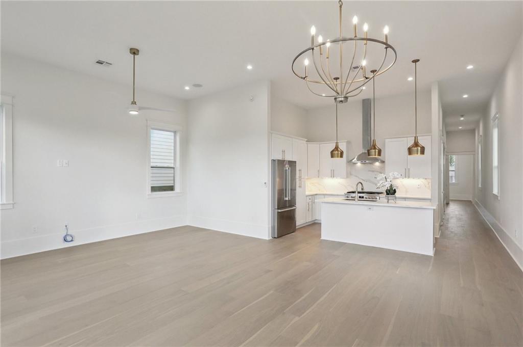 533 THAYER Street