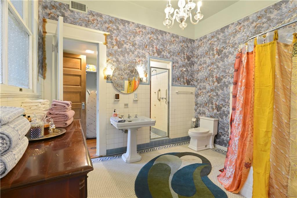 1100 CITY PARK Avenue