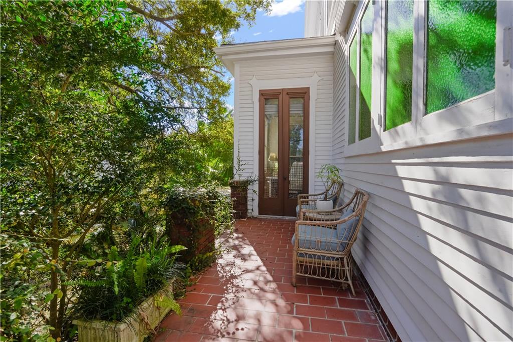 1100 CITY PARK Avenue