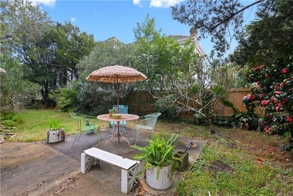 1100 CITY PARK Avenue