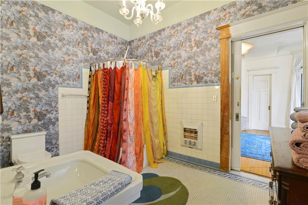 1100 CITY PARK Avenue