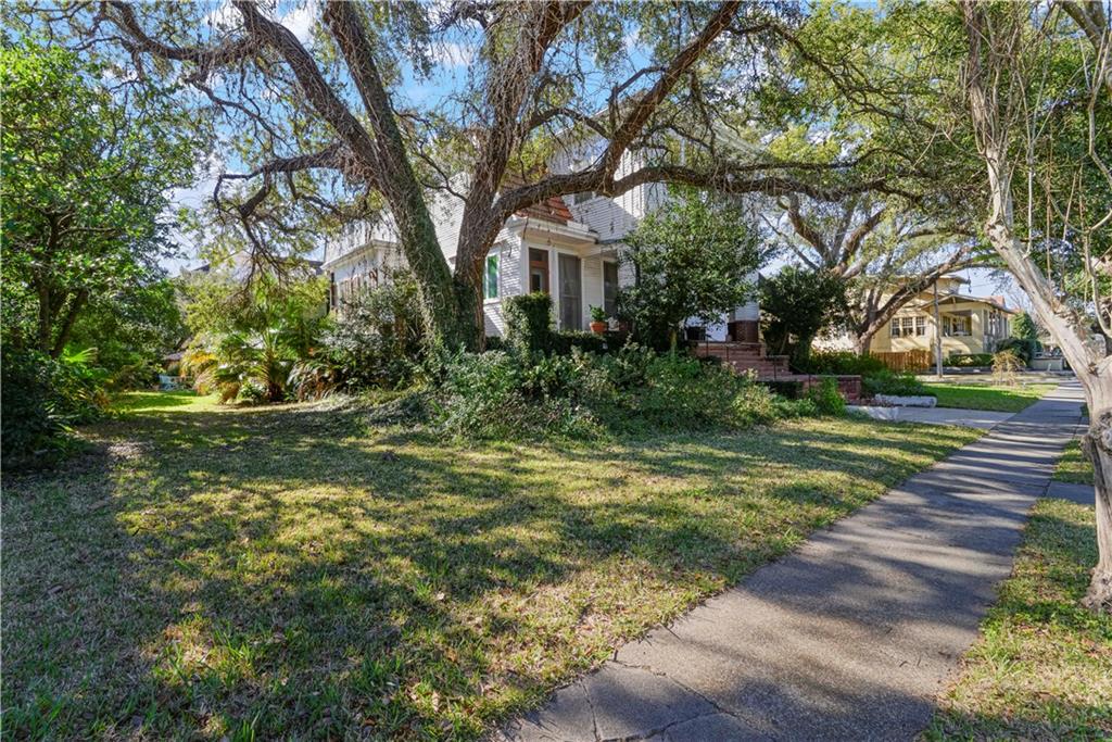 1100 CITY PARK Avenue