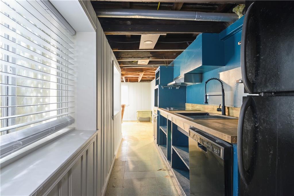 1100 CITY PARK Avenue