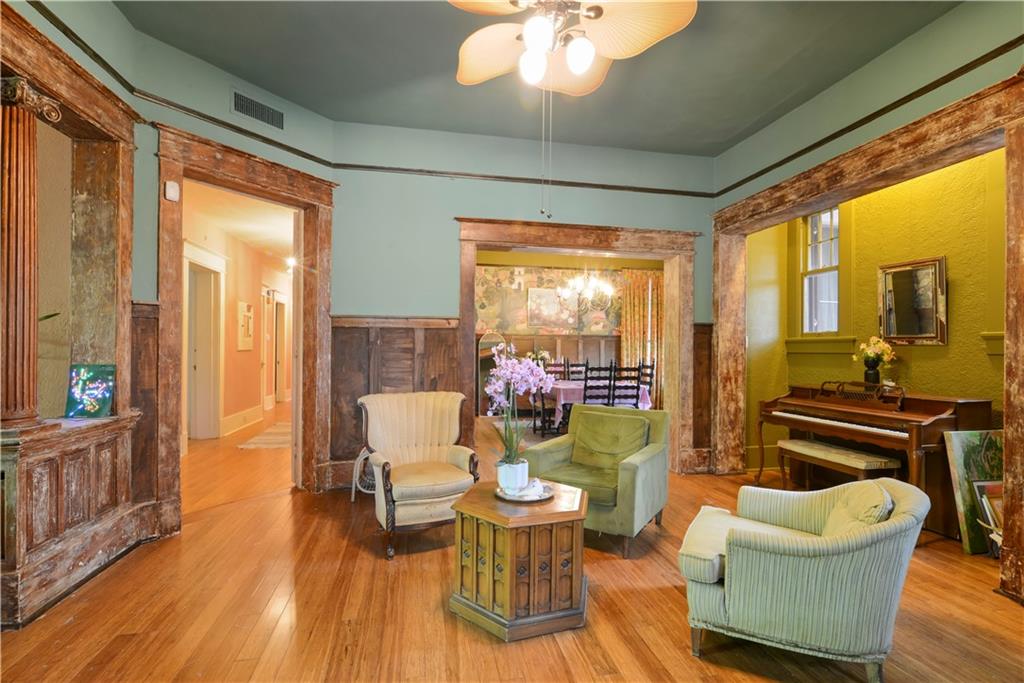 1100 CITY PARK Avenue