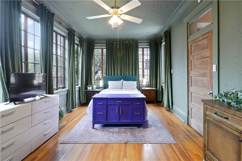 1100 CITY PARK Avenue