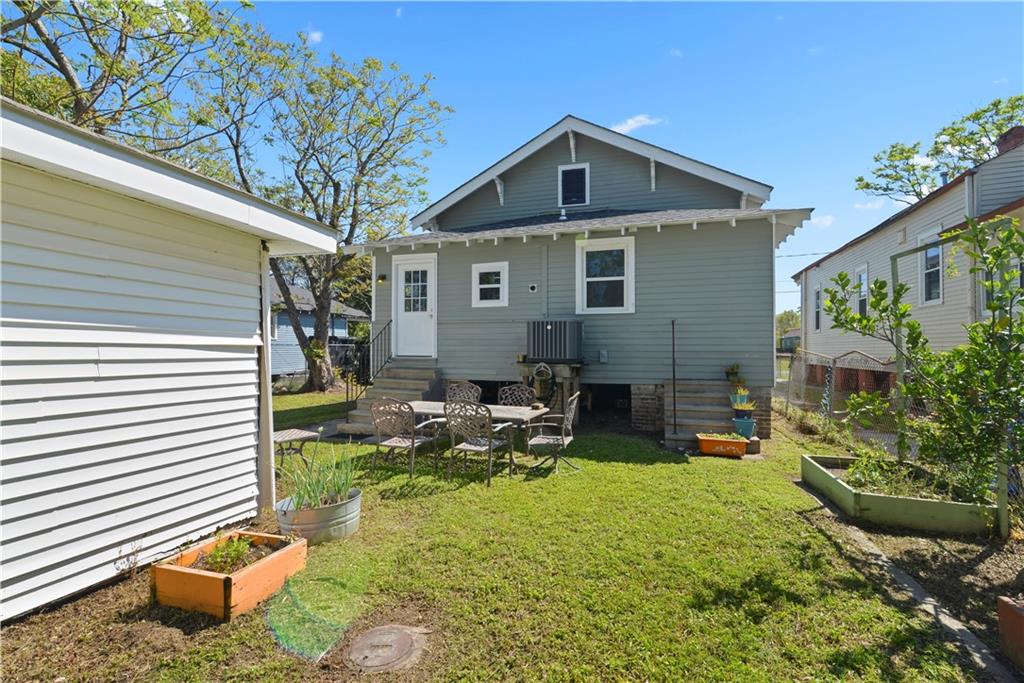 1101 CASA CALVO Street