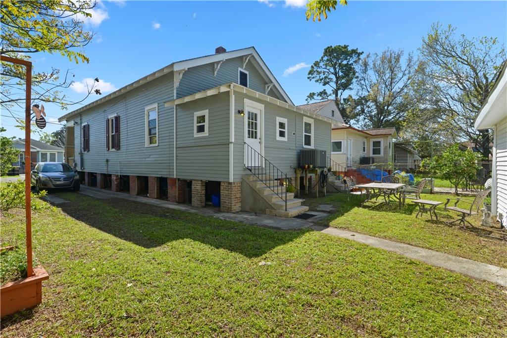 1101 CASA CALVO Street