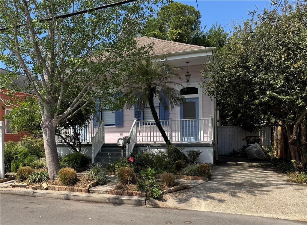 616 PELICAN Avenue