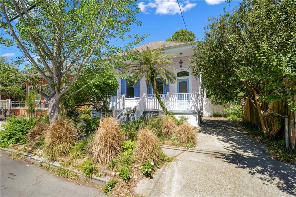 616 PELICAN Avenue