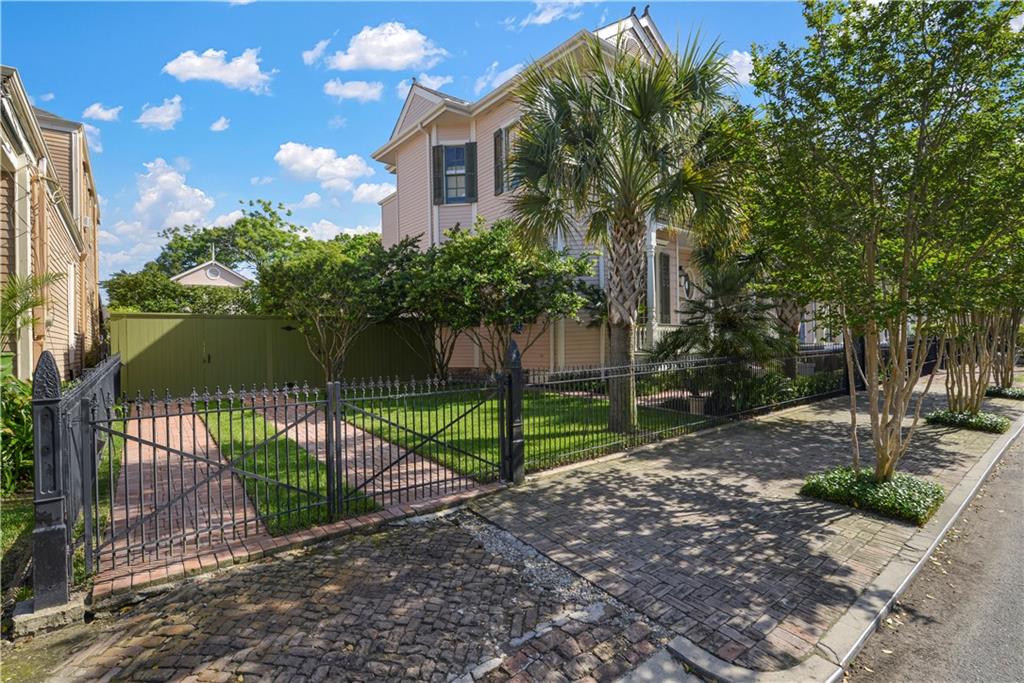 221-23 PELICAN Avenue