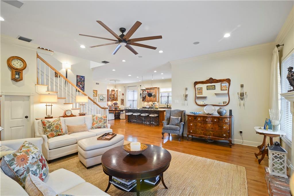 4844 W NAPOLEON Avenue