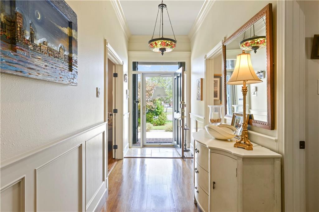 4844 W NAPOLEON Avenue