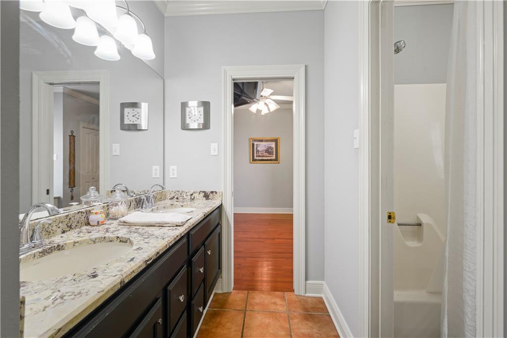 4844 W NAPOLEON Avenue