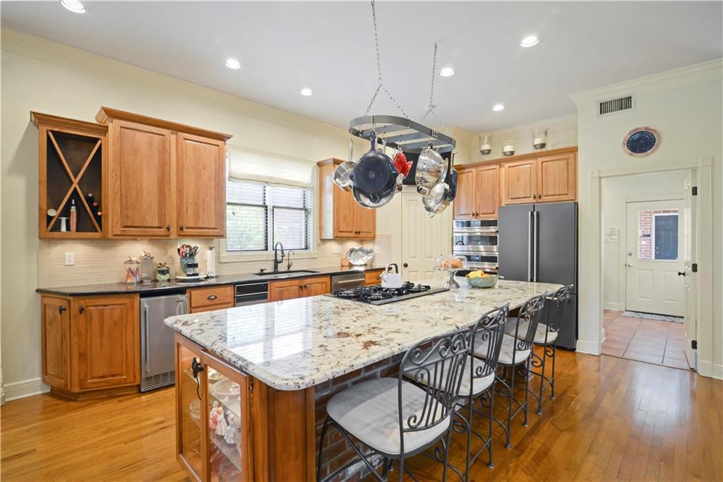 4844 W NAPOLEON Avenue