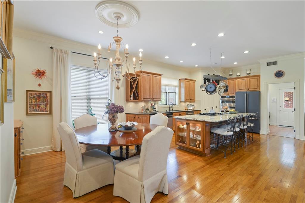 4844 W NAPOLEON Avenue