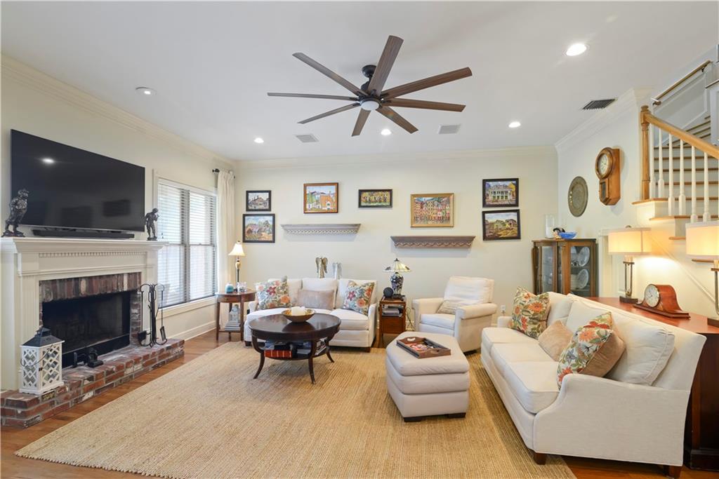 4844 W NAPOLEON Avenue