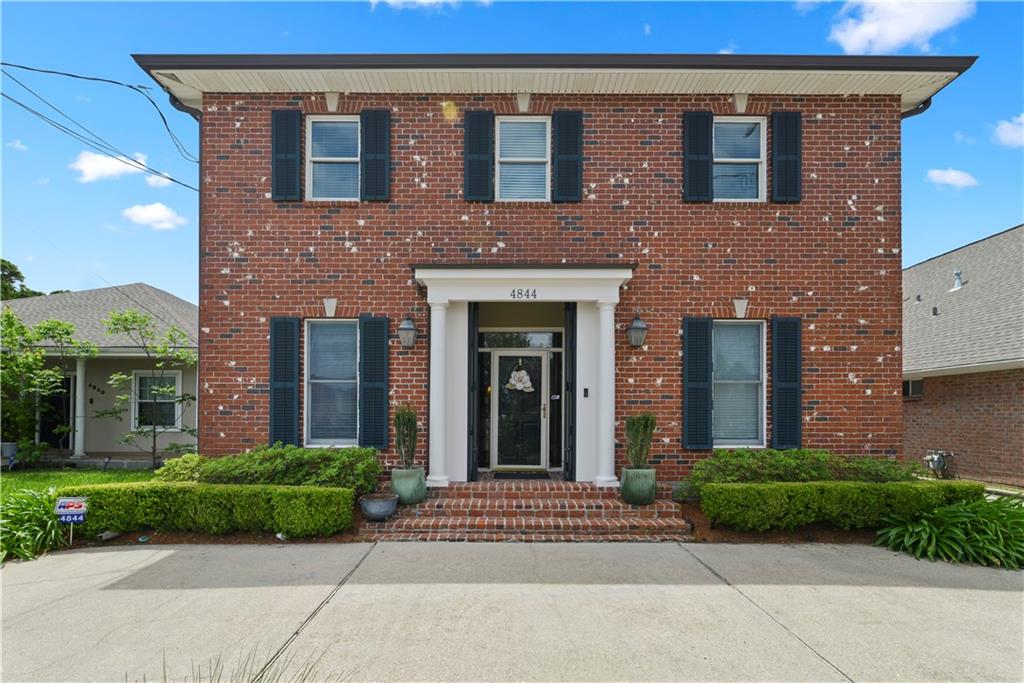 4844 W NAPOLEON Avenue