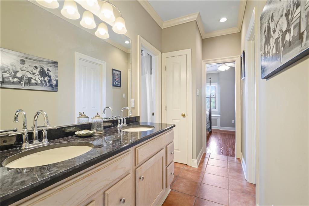 4844 W NAPOLEON Avenue