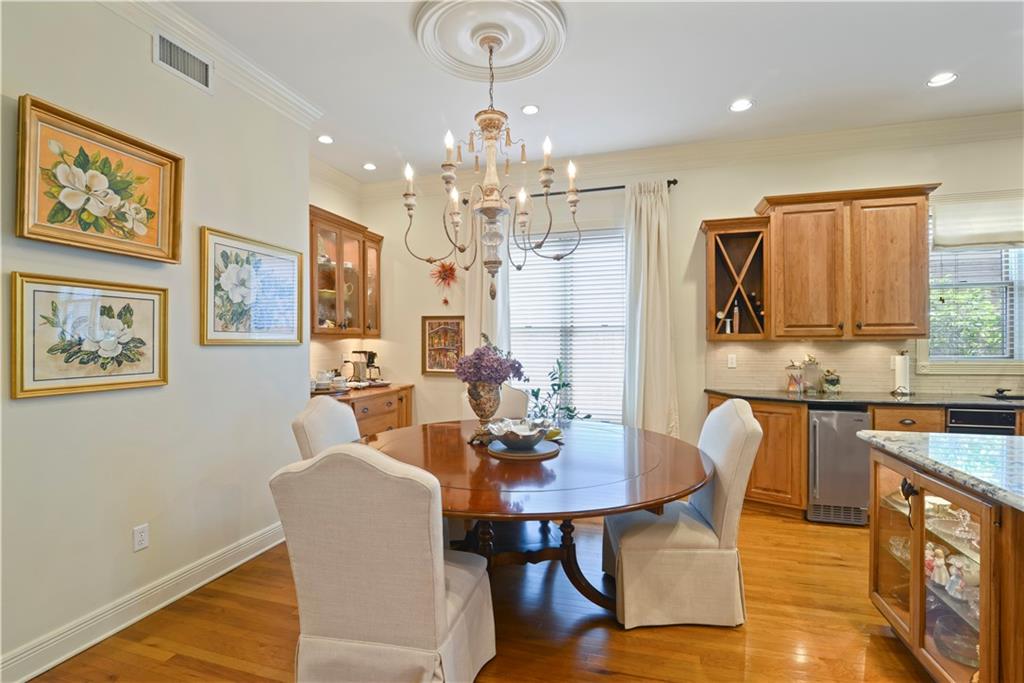 4844 W NAPOLEON Avenue