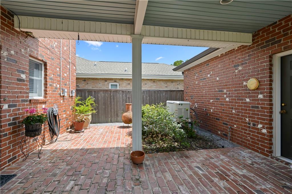 4844 W NAPOLEON Avenue