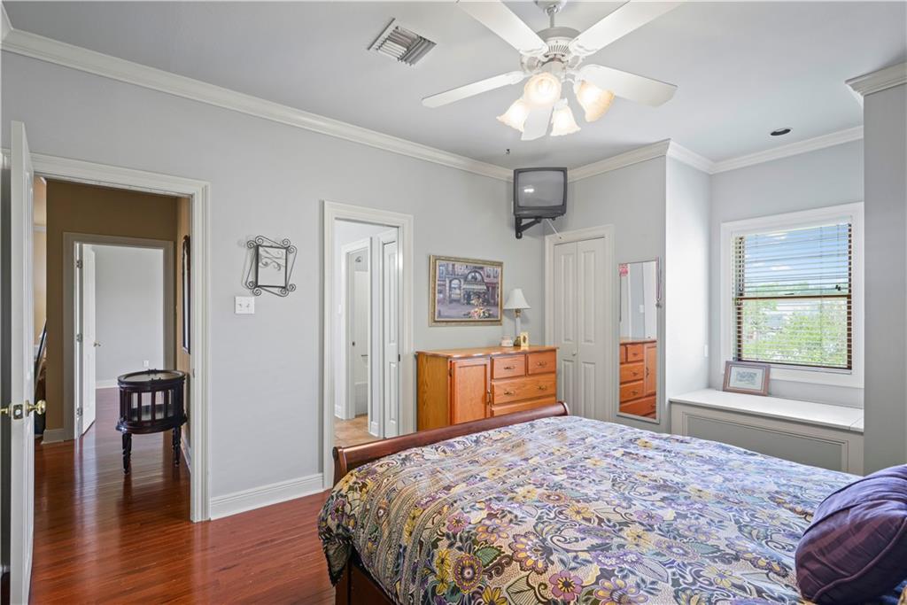 4844 W NAPOLEON Avenue