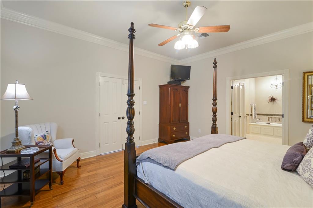 4844 W NAPOLEON Avenue