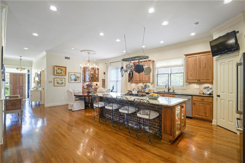 4844 W NAPOLEON Avenue