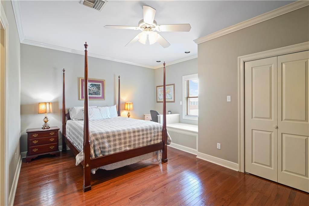 4844 W NAPOLEON Avenue