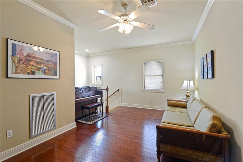 4844 W NAPOLEON Avenue