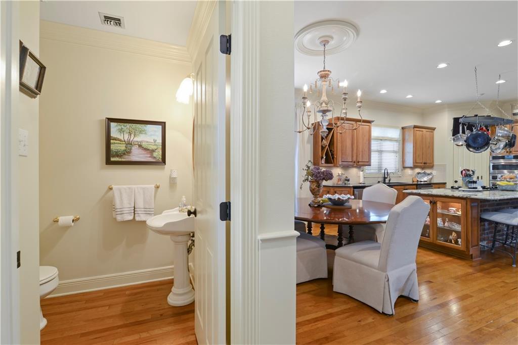 4844 W NAPOLEON Avenue