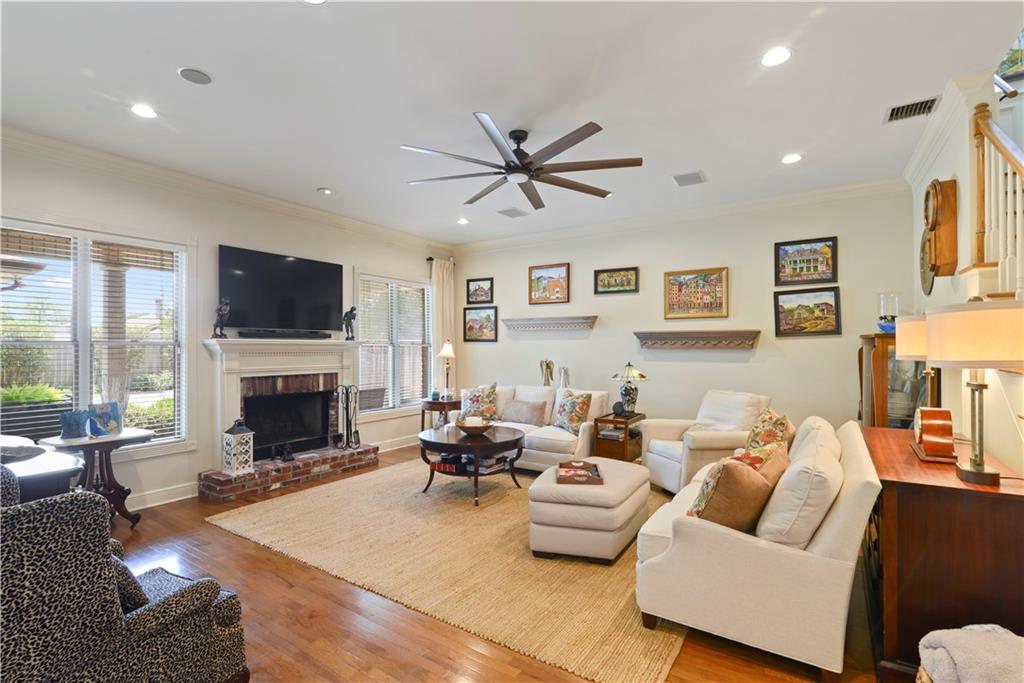 4844 W NAPOLEON Avenue