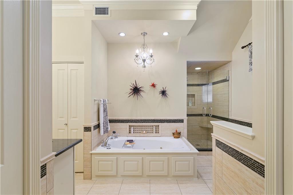 4844 W NAPOLEON Avenue