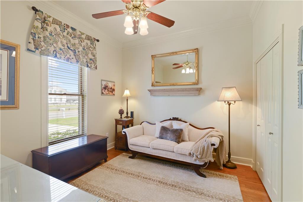 4844 W NAPOLEON Avenue