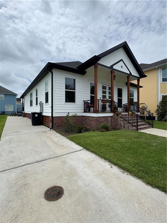 9 MONPLAISER Place