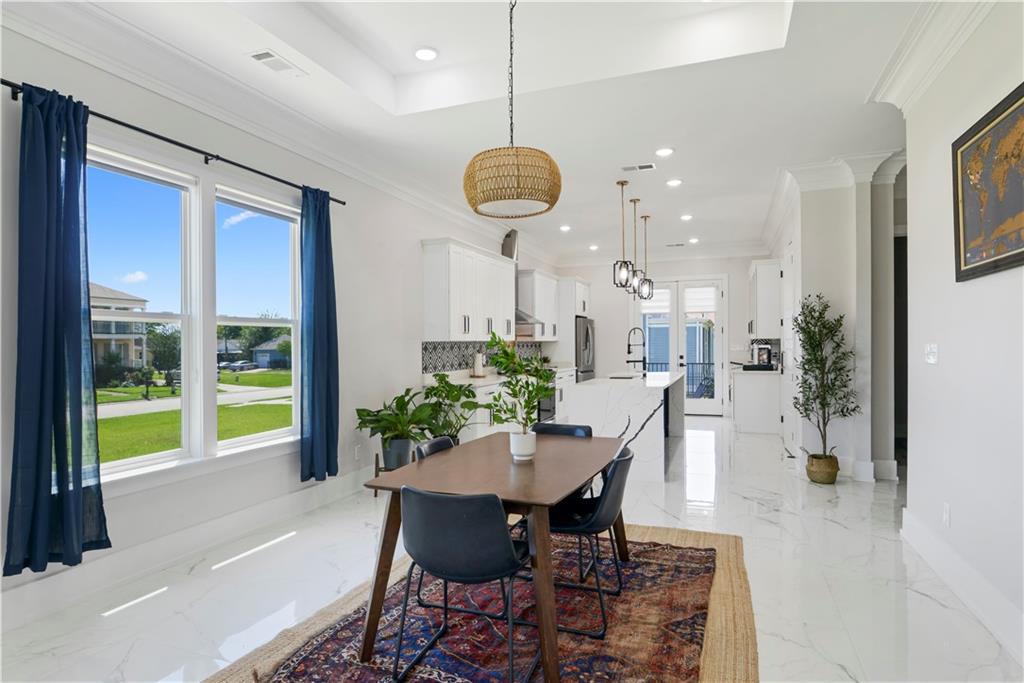 9 MONPLAISER Place