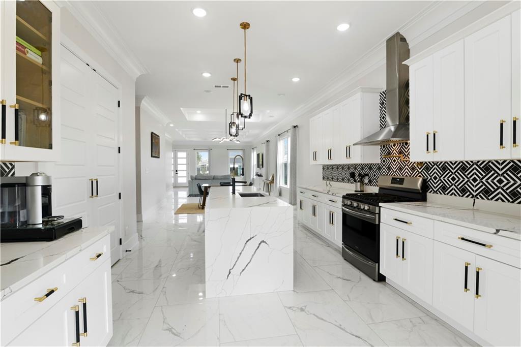 9 MONPLAISER Place