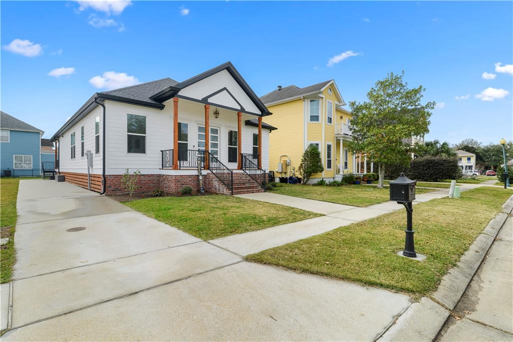 9 MONPLAISER Place